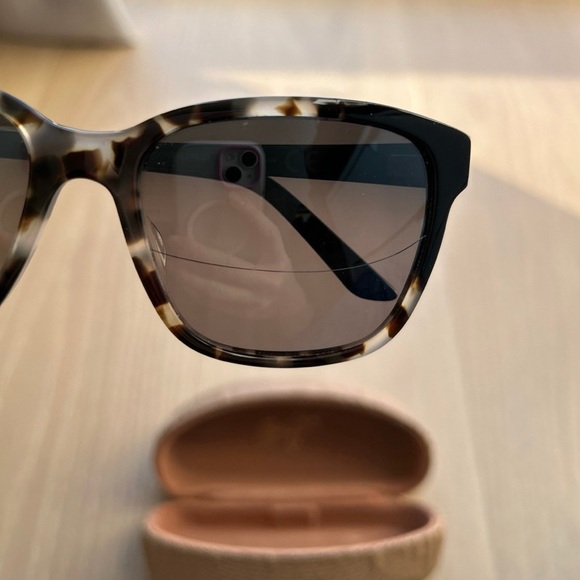 Maui Jim Black Sunglasses with Case - Picture 3 of 5